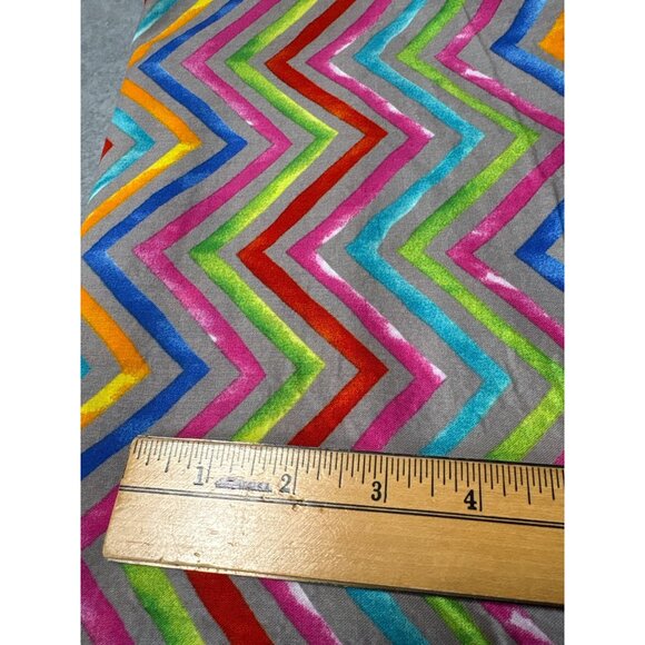 Aquarelle Poppy Euro Zigzag Pattern Fabric 1/2 yard x 42" - Picture 2 of 4